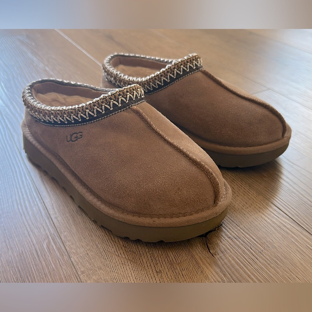 Ugg Tazman Womens size 5 chestnut EUC